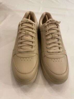Fitflop Women’s Biege Tan Rally Evo Leather Sneaker New size 10